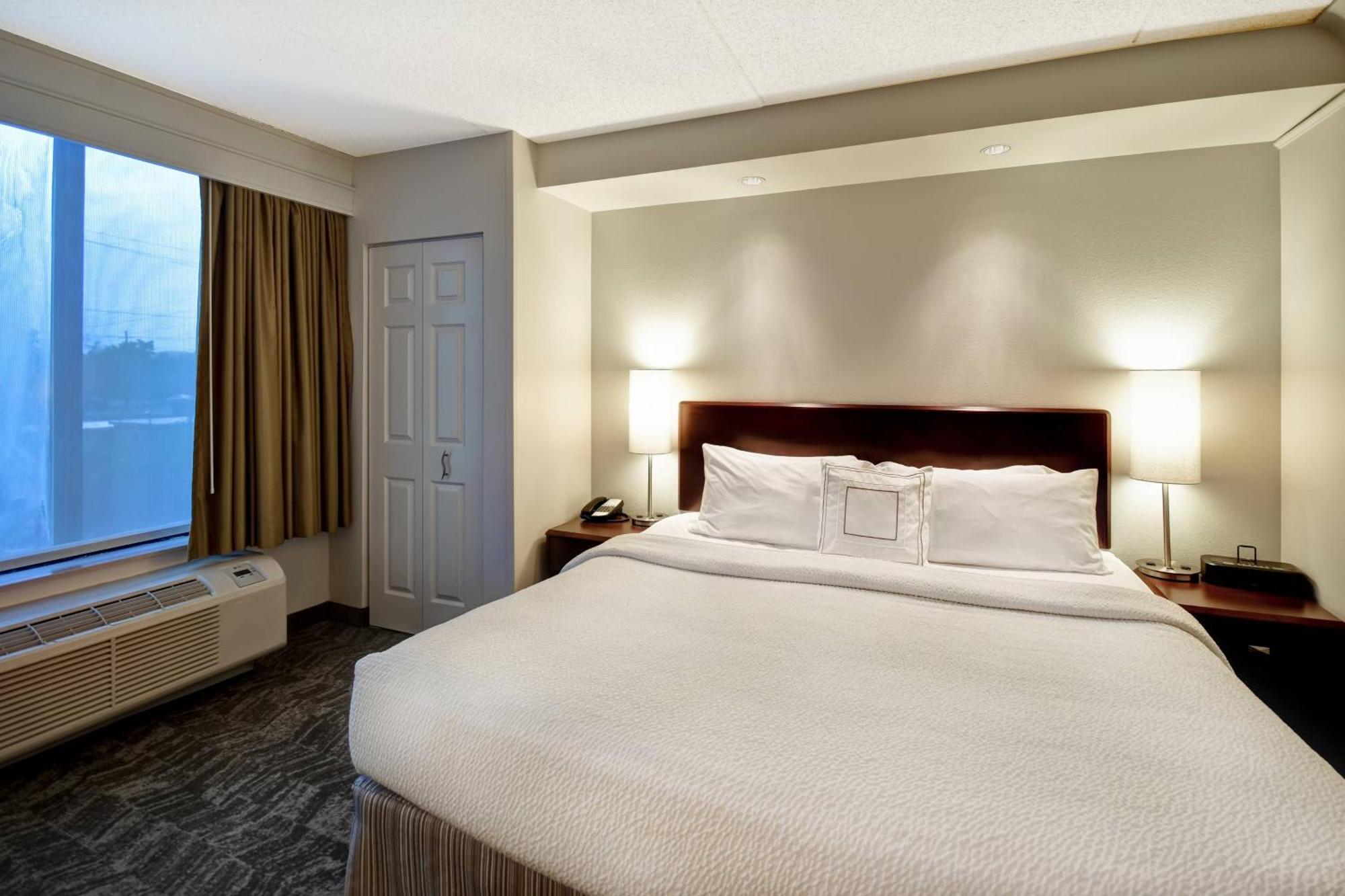 สปริงฮิลล์ สวีท หลุยส์วิลล์ แอร์พอร์ต Hotel ภายนอก รูปภาพ