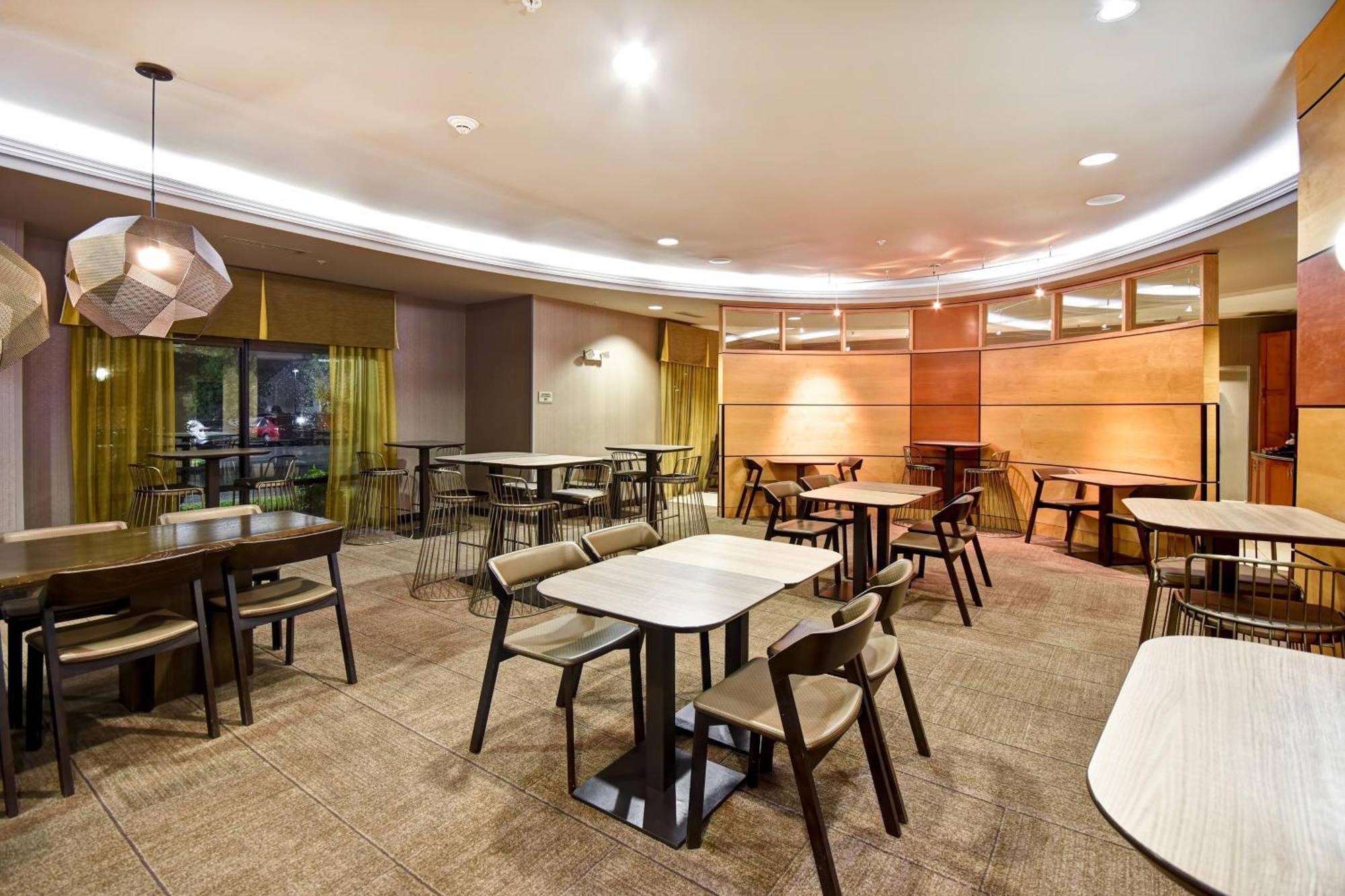 สปริงฮิลล์ สวีท หลุยส์วิลล์ แอร์พอร์ต Hotel ภายนอก รูปภาพ
