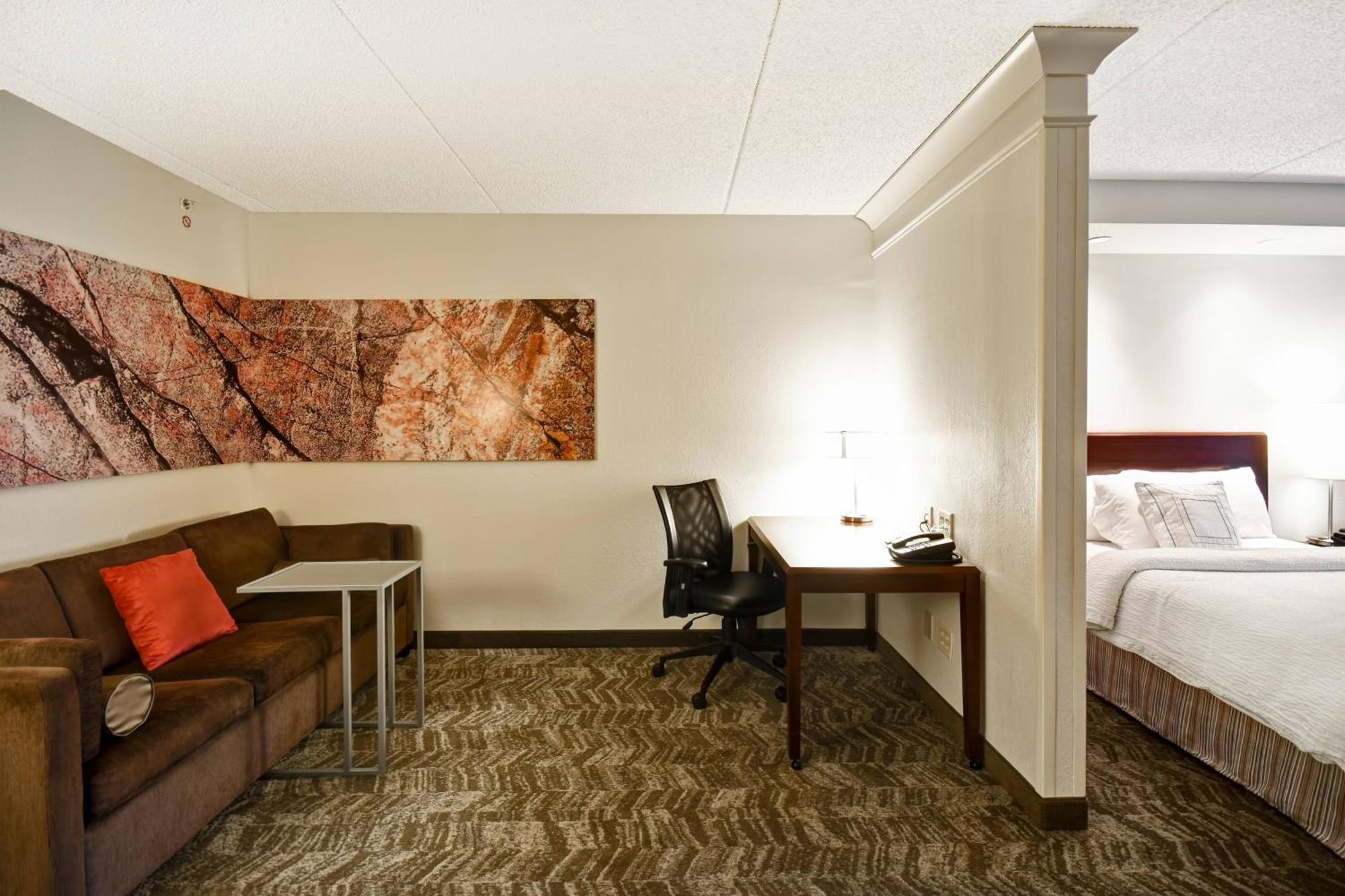 สปริงฮิลล์ สวีท หลุยส์วิลล์ แอร์พอร์ต Hotel ภายนอก รูปภาพ