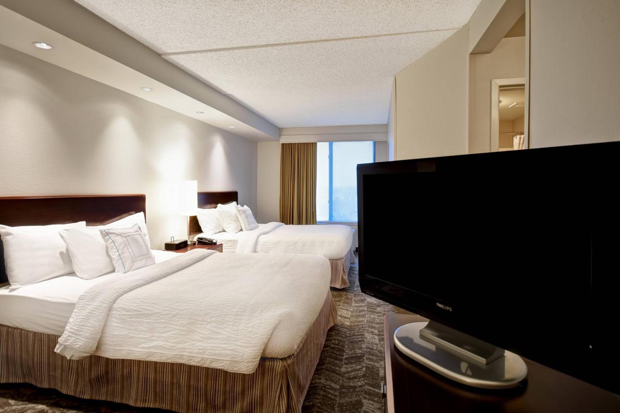 สปริงฮิลล์ สวีท หลุยส์วิลล์ แอร์พอร์ต Hotel ภายนอก รูปภาพ