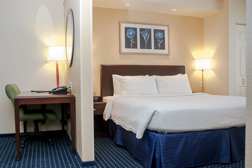 สปริงฮิลล์ สวีท หลุยส์วิลล์ แอร์พอร์ต Hotel ภายนอก รูปภาพ