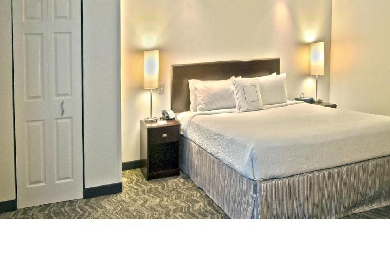 สปริงฮิลล์ สวีท หลุยส์วิลล์ แอร์พอร์ต Hotel ภายนอก รูปภาพ
