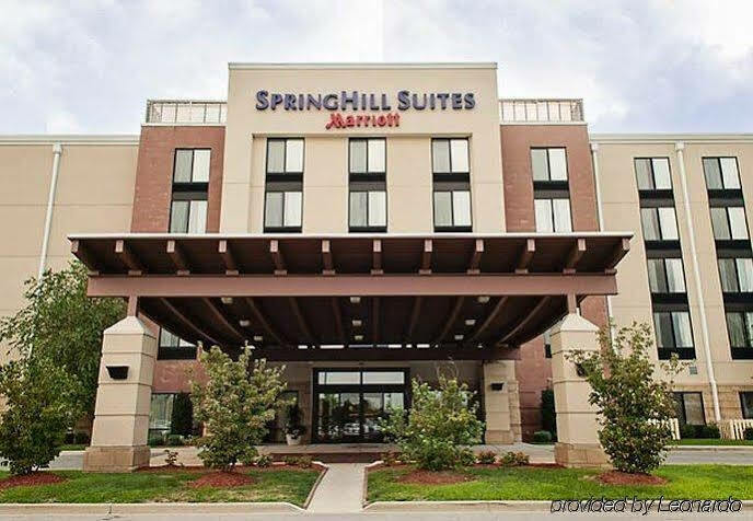 สปริงฮิลล์ สวีท หลุยส์วิลล์ แอร์พอร์ต Hotel ภายนอก รูปภาพ