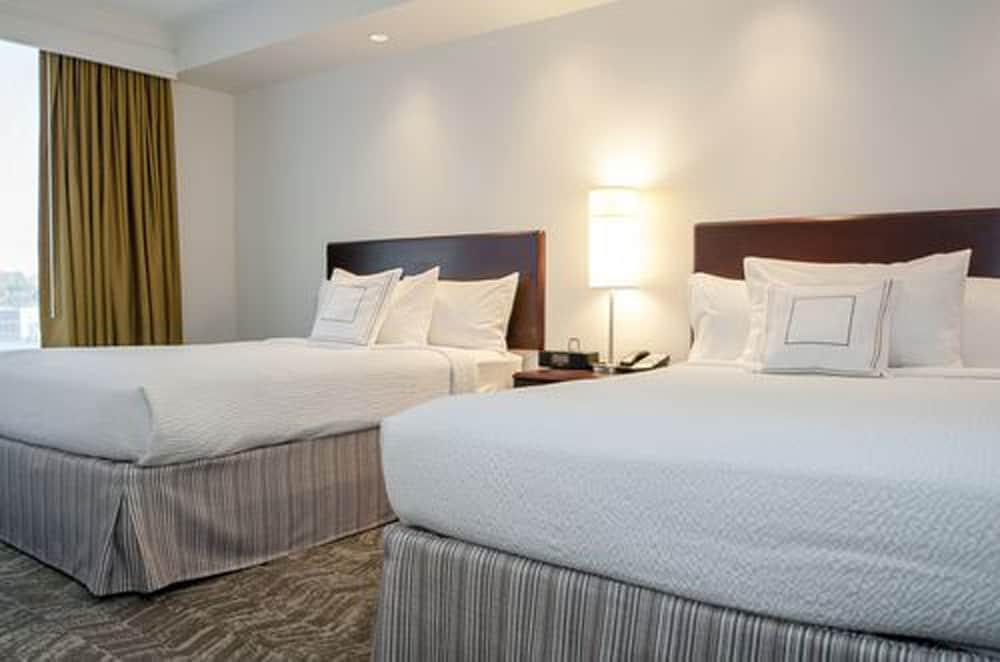 สปริงฮิลล์ สวีท หลุยส์วิลล์ แอร์พอร์ต Hotel ภายนอก รูปภาพ