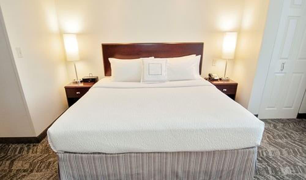 สปริงฮิลล์ สวีท หลุยส์วิลล์ แอร์พอร์ต Hotel ภายนอก รูปภาพ